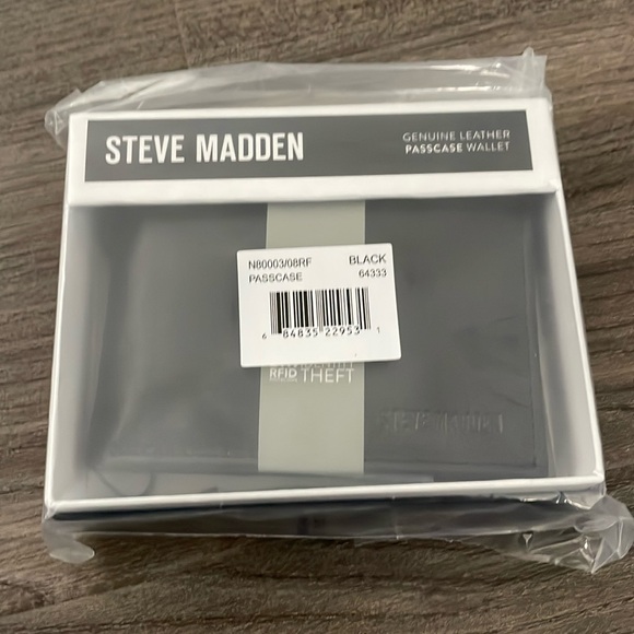 NWT in box Steve Madden Wallet - Picture 2 of 6
